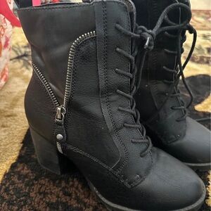 Black Lace-Up Ankle heeled boots
